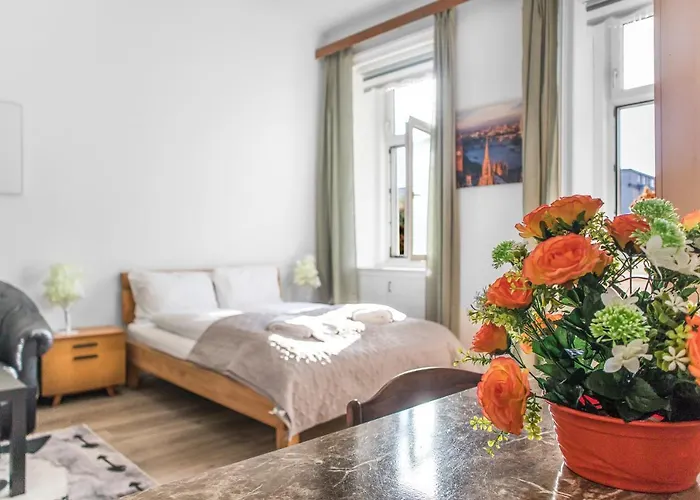 Apartment Charming 1Br Apartment With Garden Near Danube River